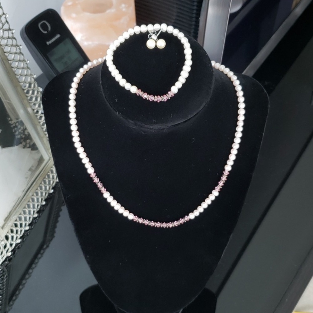 Swarovski crystal and beautiful natural pearls